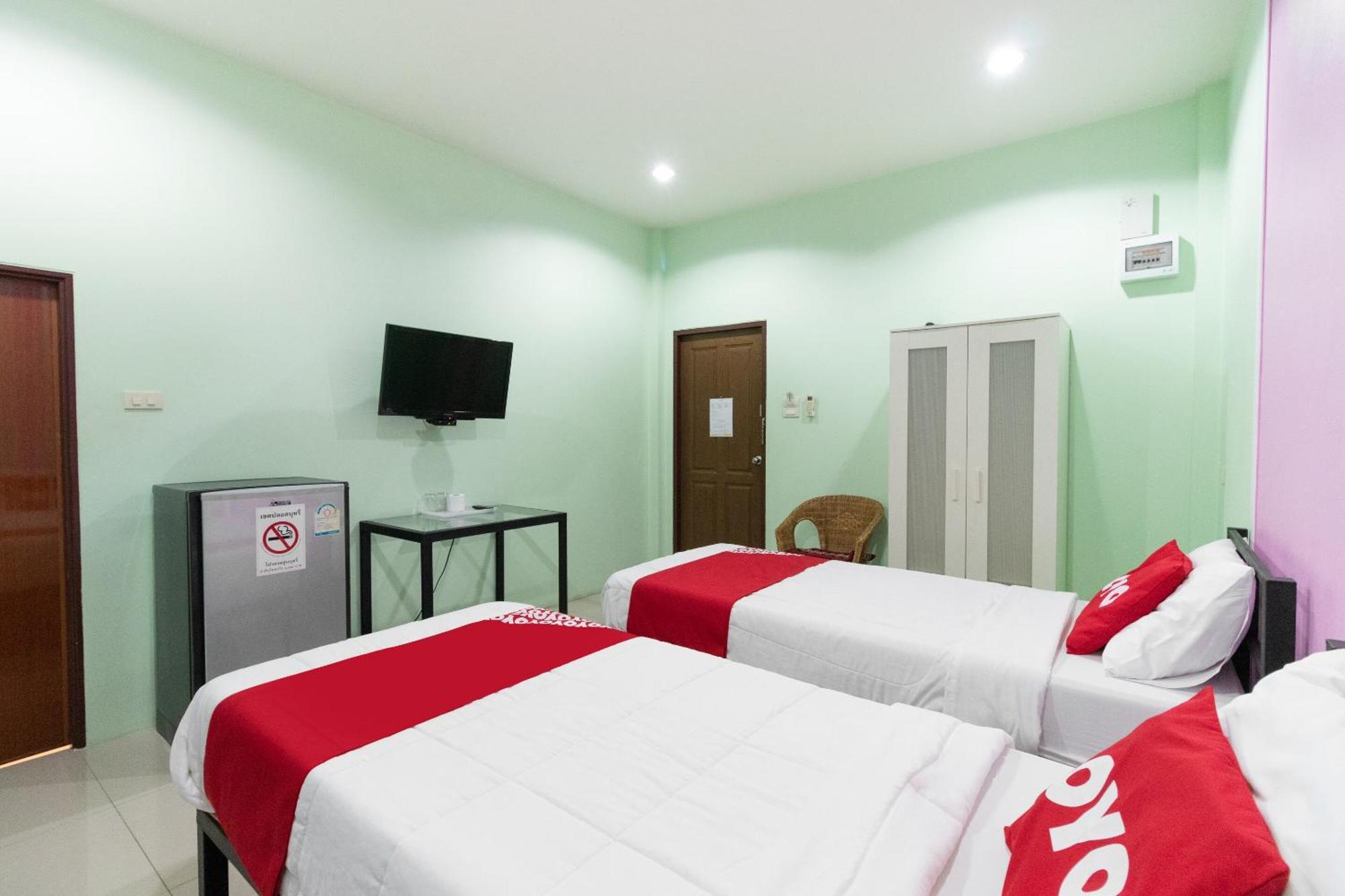 Oyo 1163 Eden Hostel Phuket Ngoại thất bức ảnh