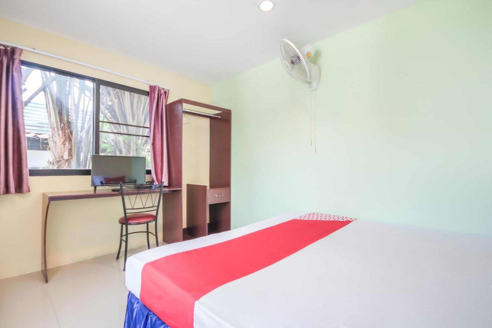 Oyo 1163 Eden Hostel Phuket Ngoại thất bức ảnh