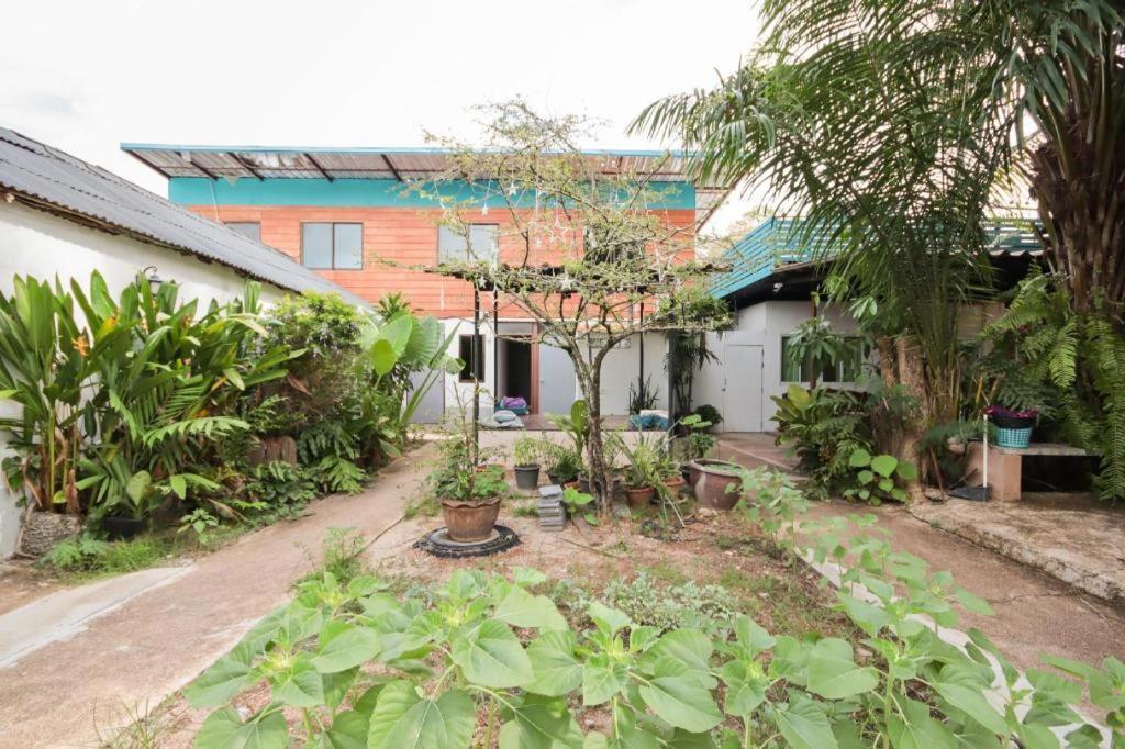Oyo 1163 Eden Hostel Phuket Ngoại thất bức ảnh