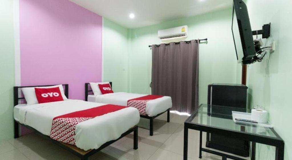 Oyo 1163 Eden Hostel Phuket Ngoại thất bức ảnh