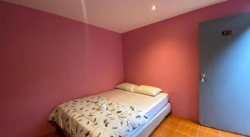 Oyo 1163 Eden Hostel Phuket Ngoại thất bức ảnh