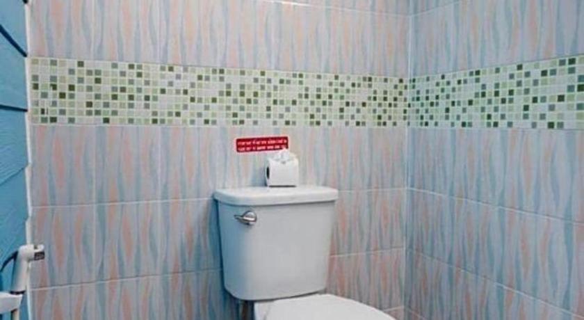 Oyo 1163 Eden Hostel Phuket Ngoại thất bức ảnh