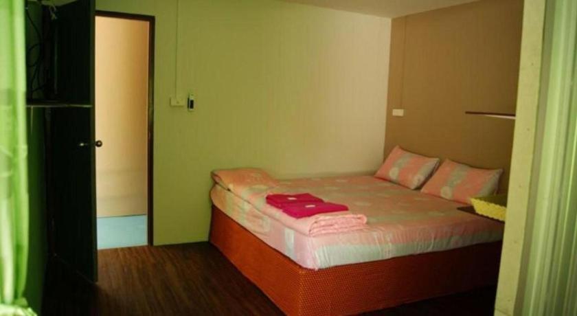 Oyo 1163 Eden Hostel Phuket Ngoại thất bức ảnh
